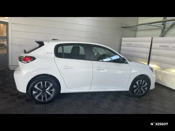 PEUGEOT 208 II - voiture d'occasion - Photo 5