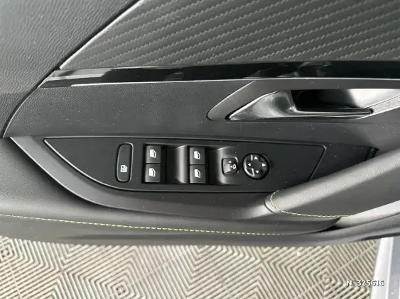 PEUGEOT 208 II - voiture d'occasion - Photo 27