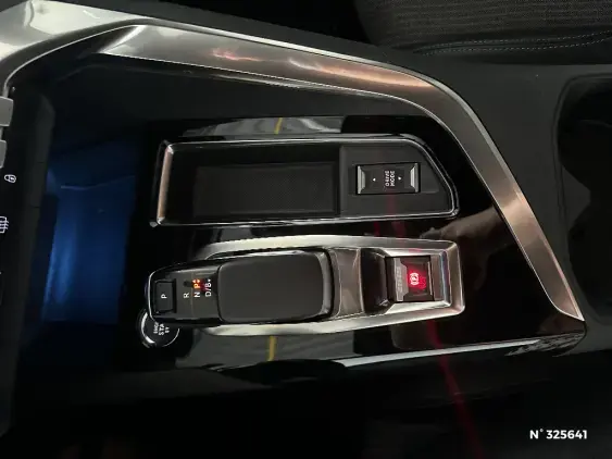 PEUGEOT 3008 II - voiture d'occasion - Photo 28