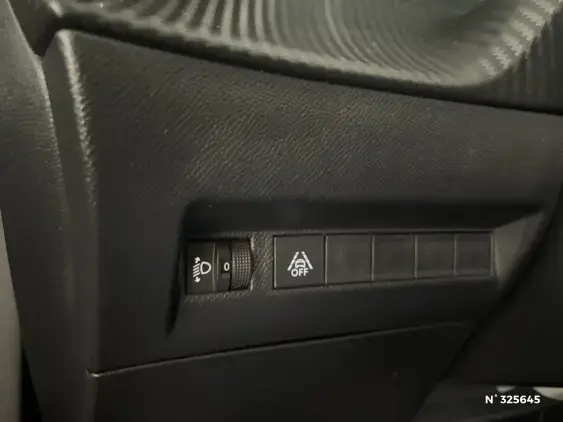 PEUGEOT 2008 II - voiture d'occasion - Photo 14