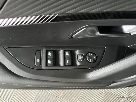 PEUGEOT 2008 II - voiture d'occasion - Photo 31