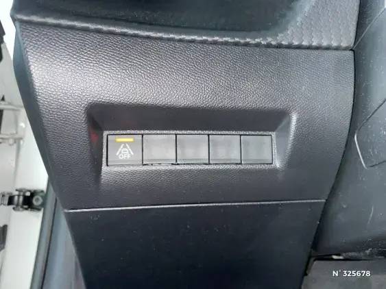 PEUGEOT 208 ELECTRIQUE II - voiture d'occasion - Photo 15