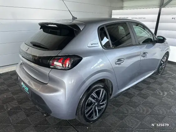 PEUGEOT 208 II - voiture d'occasion - Photo 4