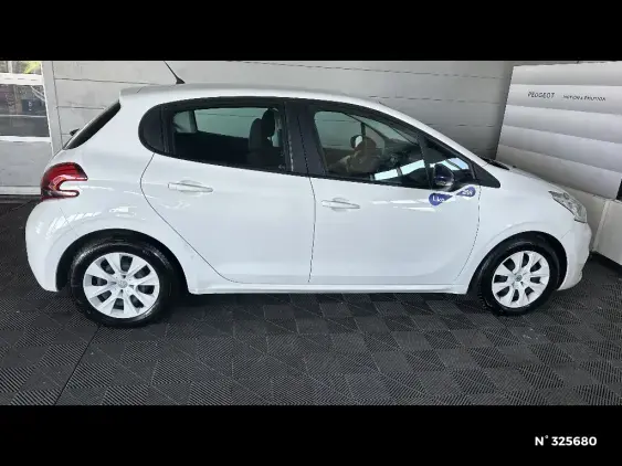PEUGEOT 208 - voiture d'occasion - Photo 5