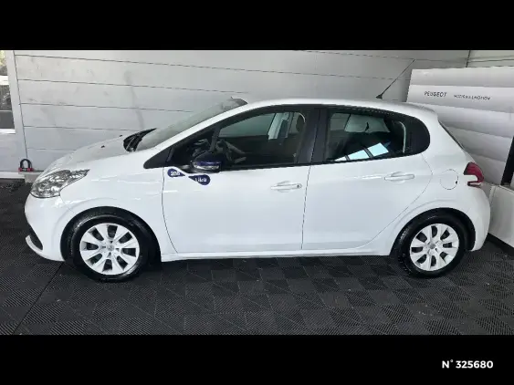 PEUGEOT 208 - voiture d'occasion - Photo 2