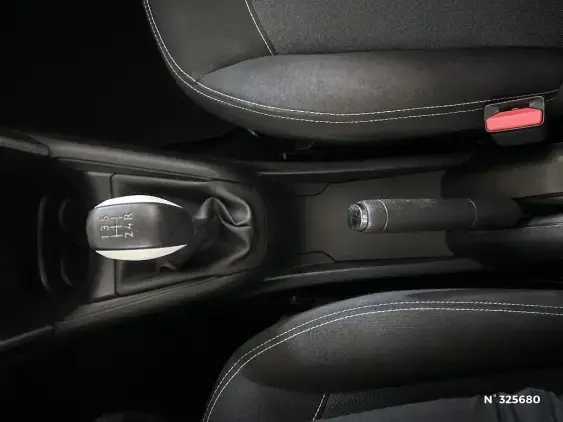 PEUGEOT 208 - voiture d'occasion - Photo 26