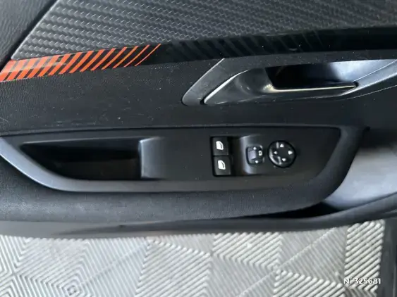 PEUGEOT 208 II - voiture d'occasion - Photo 32