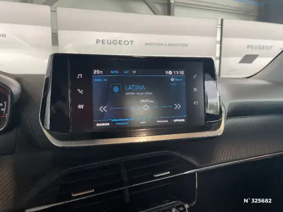 PEUGEOT 2008 II - voiture d'occasion - Photo 13