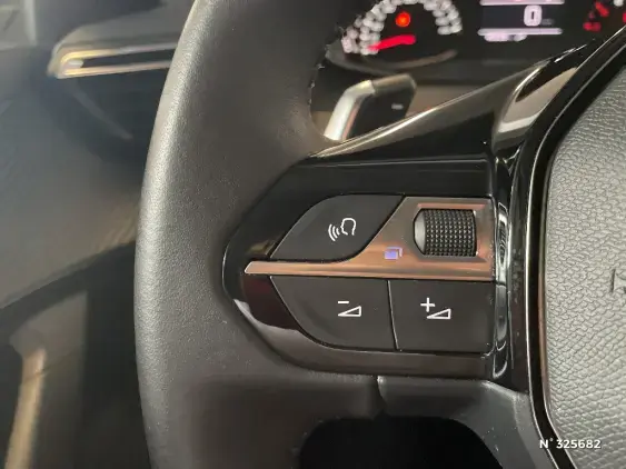 PEUGEOT 2008 II - voiture d'occasion - Photo 27
