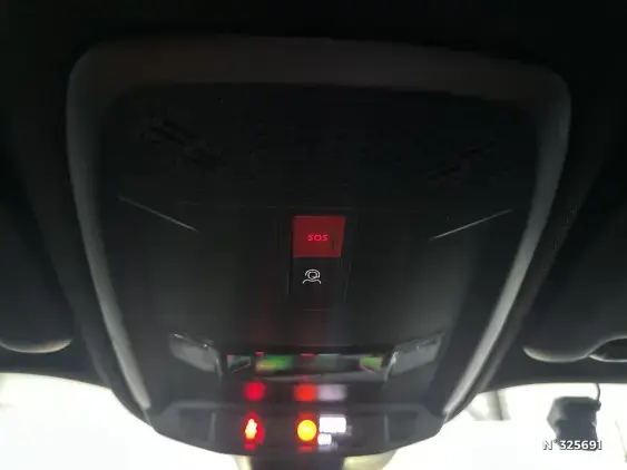 PEUGEOT 2008 II - voiture d'occasion - Photo 27