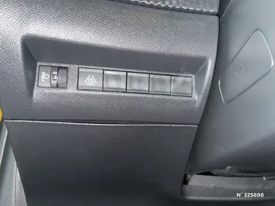 PEUGEOT 208 II - voiture d'occasion - Photo 15