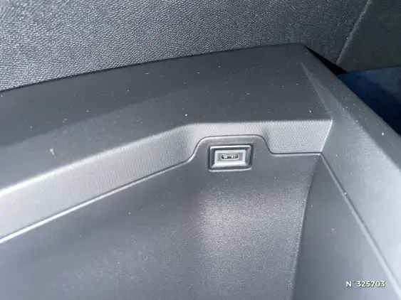 PEUGEOT 3008 III - voiture d'occasion - Photo 28