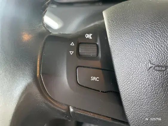 PEUGEOT 208 - voiture d'occasion - Photo 30