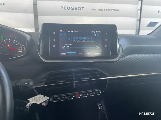 PEUGEOT 208 II - voiture d'occasion - Photo 13