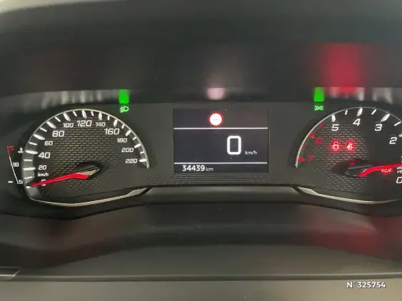 PEUGEOT 2008 II - voiture d'occasion - Photo 12
