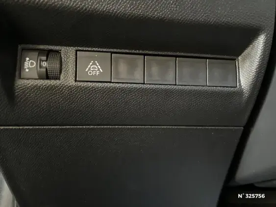 PEUGEOT 208 II - voiture d'occasion - Photo 15