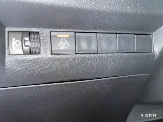 PEUGEOT 2008 ELECTRIQUE II - voiture d'occasion - Photo 15