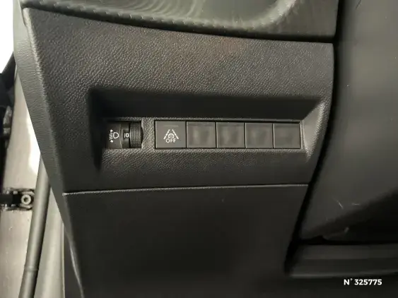 PEUGEOT 208 II - voiture d'occasion - Photo 15