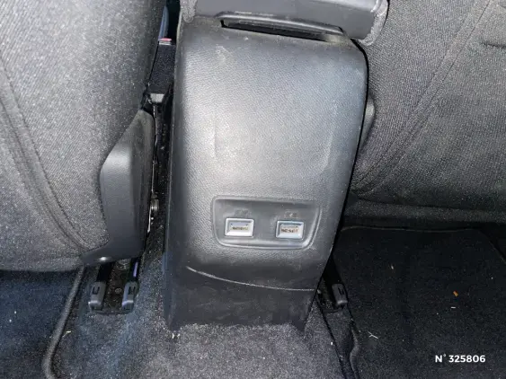 PEUGEOT 2008 II - voiture d'occasion - Photo 26