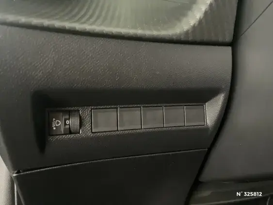 PEUGEOT 208 II - voiture d'occasion - Photo 15