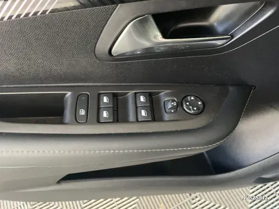 PEUGEOT 208 II - voiture d'occasion - Photo 27