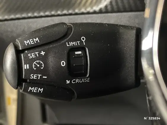 PEUGEOT 2008 II - voiture d'occasion - Photo 31
