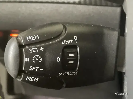 PEUGEOT 2008 ELECTRIQUE II - voiture d'occasion - Photo 28