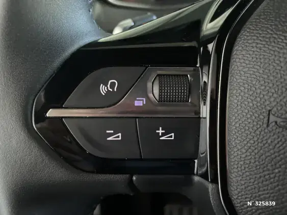 PEUGEOT 2008 II - voiture d'occasion - Photo 29