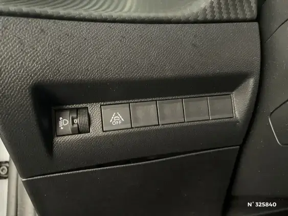 PEUGEOT 208 ELECTRIQUE II - voiture d'occasion - Photo 15