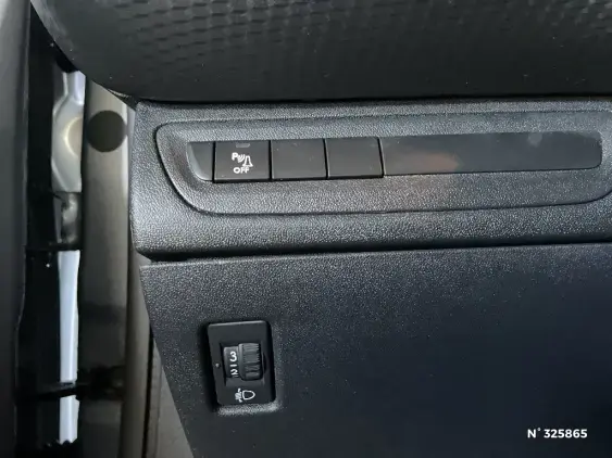 PEUGEOT 2008 - voiture d'occasion - Photo 15