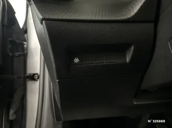 PEUGEOT 208 ELECTRIQUE II - voiture d'occasion - Photo 15