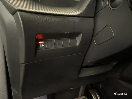 PEUGEOT 2008 II - voiture d'occasion - Photo 15