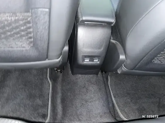 PEUGEOT 2008 II - voiture d'occasion - Photo 26
