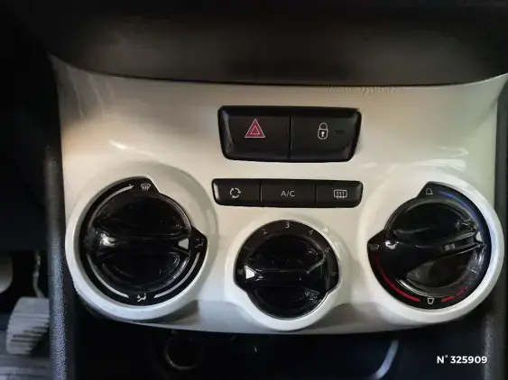 PEUGEOT 208 - voiture d'occasion - Photo 27