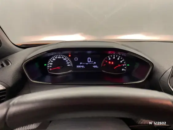 PEUGEOT 2008 II - voiture d'occasion - Photo 12