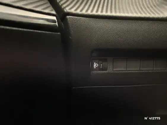 PEUGEOT 2008 II - voiture d'occasion - Photo 15