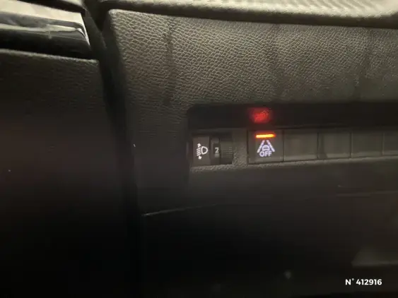 PEUGEOT 2008 II - voiture d'occasion - Photo 15