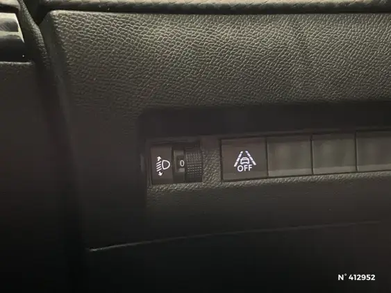 PEUGEOT 2008 II - voiture d'occasion - Photo 15