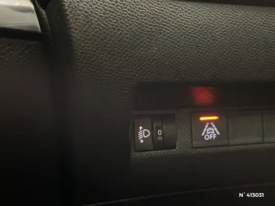 PEUGEOT 208 ELECTRIQUE II - voiture d'occasion - Photo 15