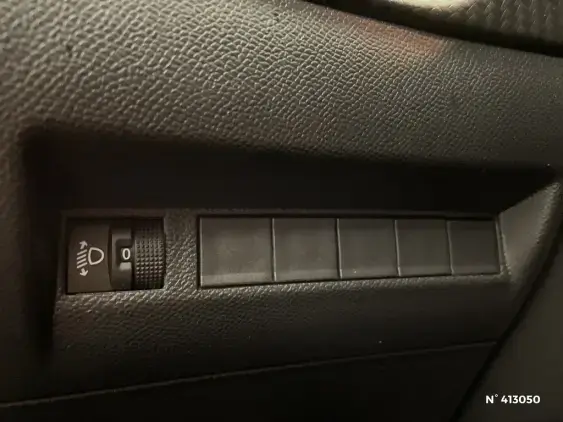 PEUGEOT 208 II - voiture d'occasion - Photo 15