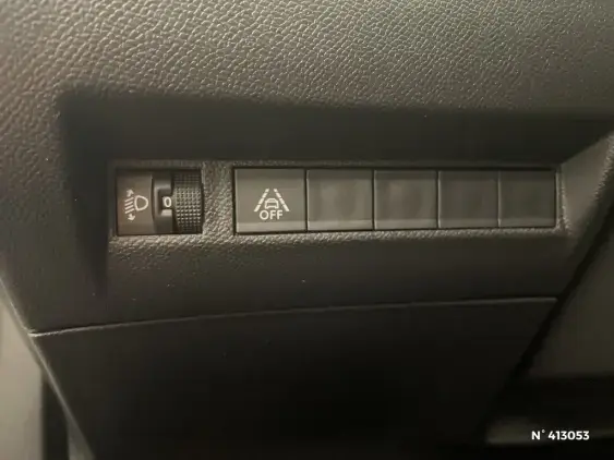 PEUGEOT 2008 II - voiture d'occasion - Photo 15