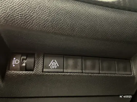 PEUGEOT 2008 II - voiture d'occasion - Photo 15