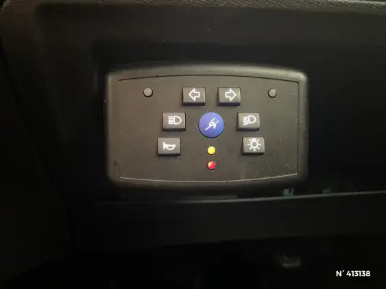 PEUGEOT 208 II - voiture d'occasion - Photo 25