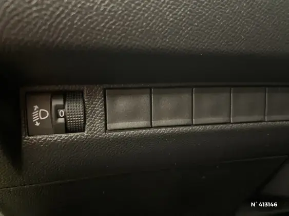 PEUGEOT 208 II - voiture d'occasion - Photo 15