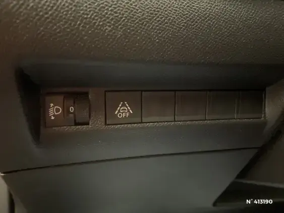 PEUGEOT 2008 II - voiture d'occasion - Photo 15