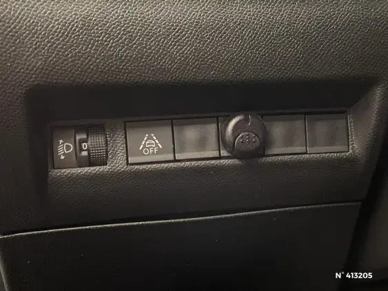 PEUGEOT 2008 II - voiture d'occasion - Photo 15