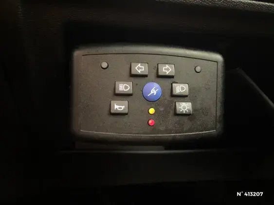 PEUGEOT 208 BUSINESS R II - voiture d'occasion - Photo 26