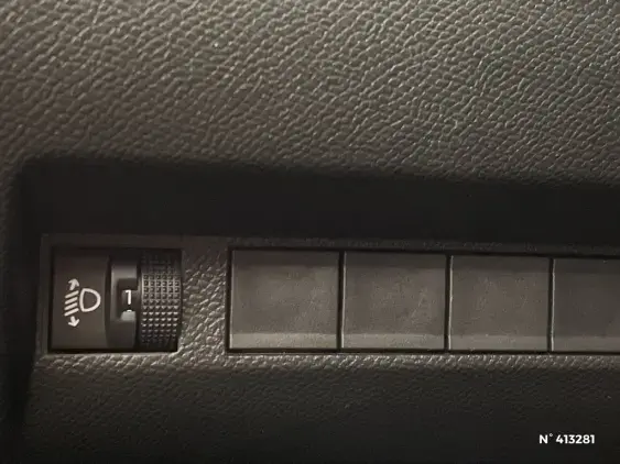 PEUGEOT 208 II - voiture d'occasion - Photo 15