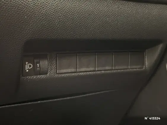 PEUGEOT 208 II - voiture d'occasion - Photo 15