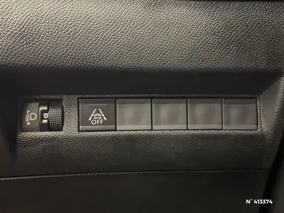 PEUGEOT 208 II - voiture d'occasion - Photo 15